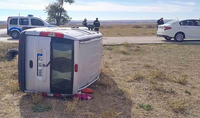 Hafif ticari araç devrildi, sürücü kazayı yara almadan atlattı