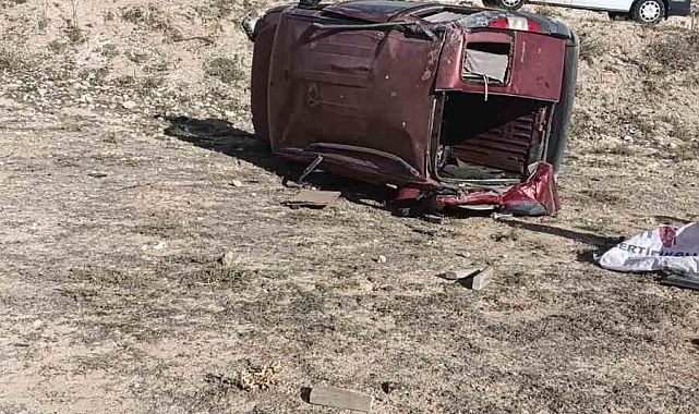 Hafif ticari araç şarampole devrildi: 1 ölü, 2 yaralı