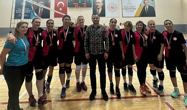 Kayseri Milli Eğitim Müdürlüğü Voleybol takımları Türkiye Finalleri'ne katılacak