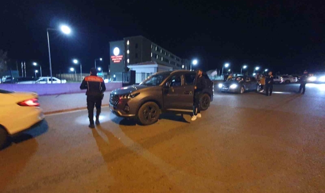 Kırşehir polisi yurtlar bölgesinde denetim yaptı