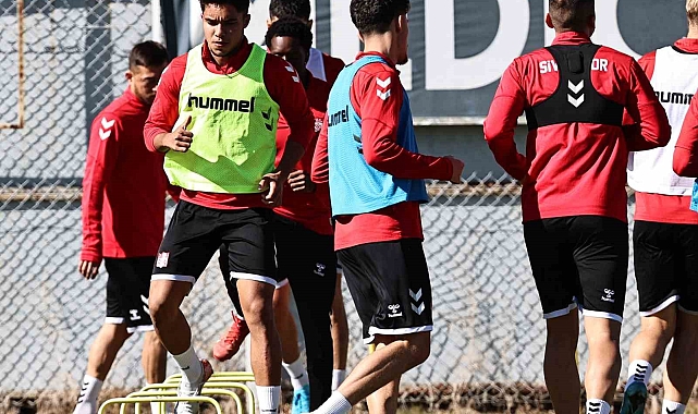 Sivasspor minyatür kalede maç yaptı