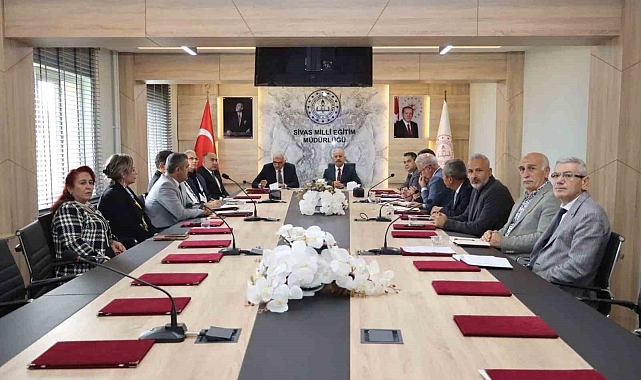 Sivas'ta mesleki eğitim çalışmaları ele alındı