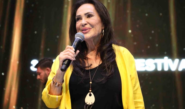 Türkan Şoray: "Dünyada savaşlar bitsin"