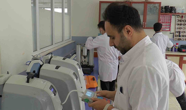Türkiye'de ilk: Öğrenciler KOAH cihazlarını onarıyor