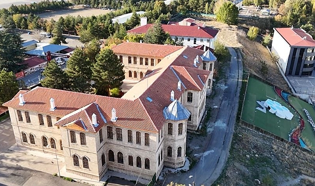 108 yıllık lisenin duvarları tarih kokuyor