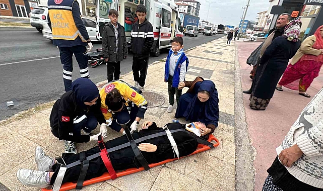 Aksaray'da otomobilin çarptığı 2 çocuk yaralandı