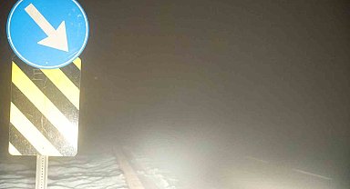 Aksaray'da yoğun sis görüş mesafesini 10 metreye düşürdü