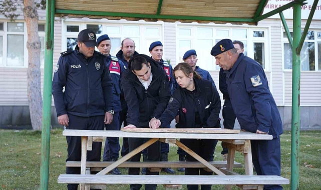Aladağlar'da kaybolan dağcı ikiz kardeşlerin fotoğrafları ortaya çıktı