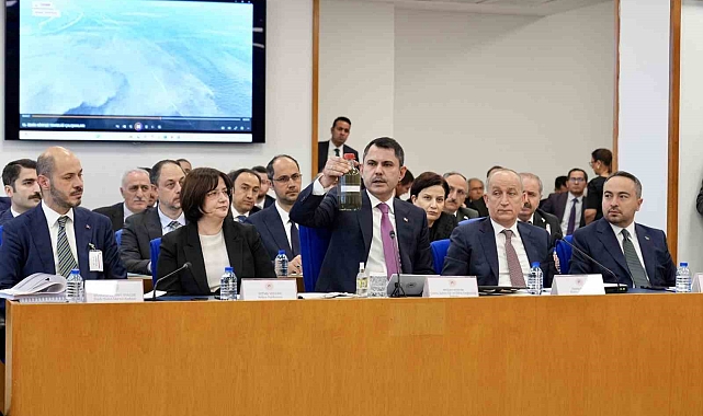 Bakan Kurum: "İzmir Körfezi bir zahmet temizlenecek"