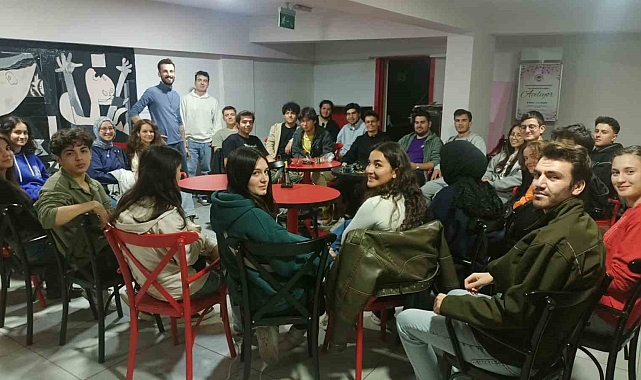 Ceren Özdemir Gençlik Merkezi'nde gençler için 12 farklı atölye