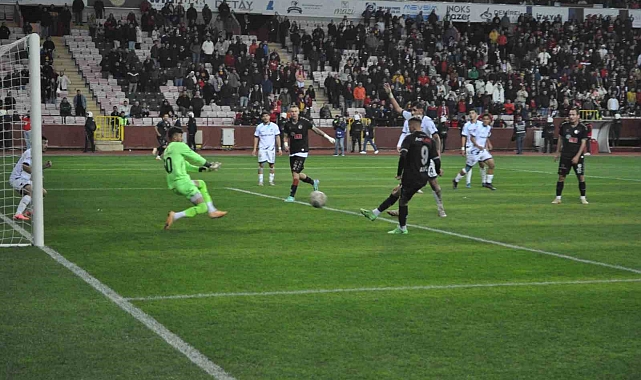 Eskişehirspor galibiyet serisini 4 golle sürdürdü