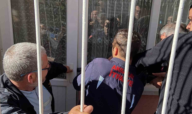 Evinde düşüp yaralanan ve mahsur kalan yaşlı kadını itfaiye kurtarıldı