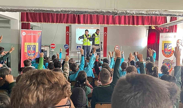 Jandarmanın 'Trafik Dedektifleri' Projesi eğitimleri devam ediyor