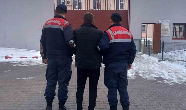 Kırıkkale'de yakalanan 2 firari hükümlü cezaevine teslim edildi
