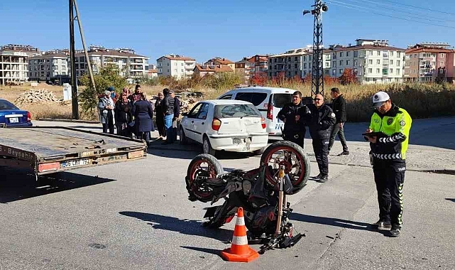Konya'da motosiklet otomobile çarptı: 1 yaralı