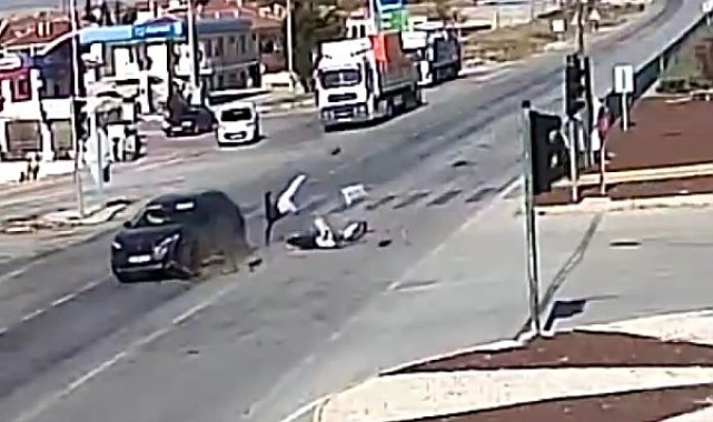 Konya'da otomobille çarpışan motosikletli yaralandı