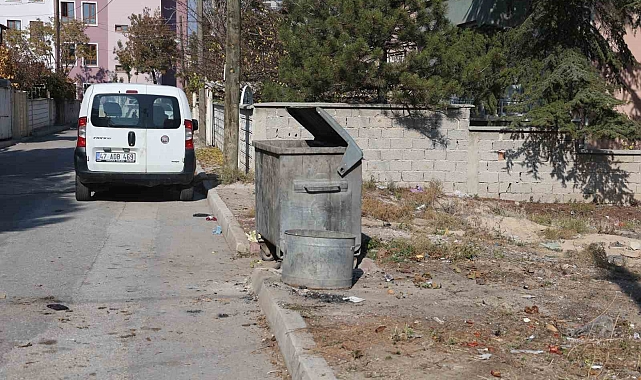 Konya'da yeni doğmuş bebeği çöpe bıraktılar