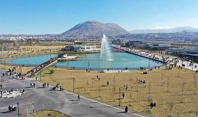 Millet Bahçesi'nin kütüphanesini valilik onaracak