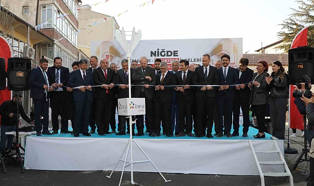 Niğde'nin iki ilçesi birden doğal gaza kavuştu