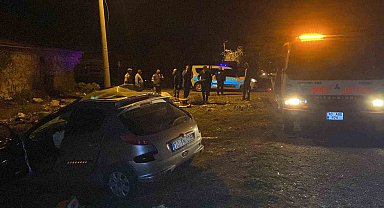 Karaman'da Otomobil ineğe çarptı: 5 yaralı