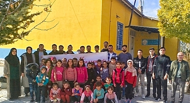 PİRİ REİS ERKEK YURDU GÖNÜLLÜLERİ, ‘HAYATA RENK KAT’ PROJESİYLE GÜLKAYA KÖYÜ’NDE