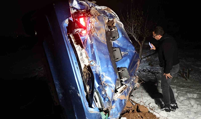 Seyir halinde makas atan sürücü takla attı: 1 yaralı