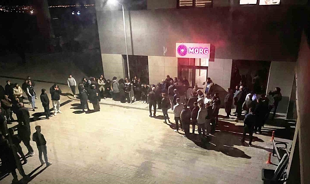 Sözlü tartışma bıçaklı kavgaya döndü: 1 ölü