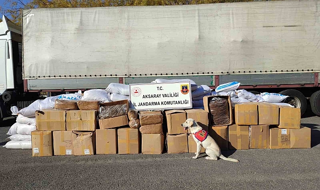 Tırın dorsesinde 1 ton 734 kilo kaçak tütün ele geçirildi