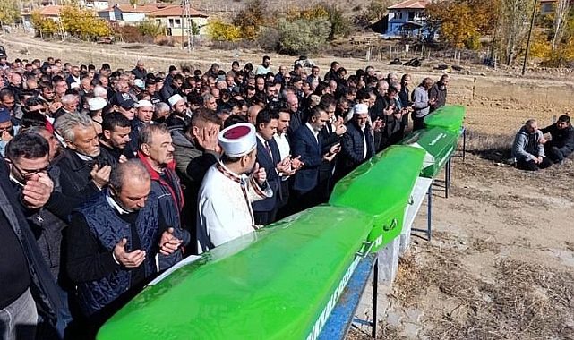 Trafik kazası bir aileyi hayattan kopardı: 4 ölü