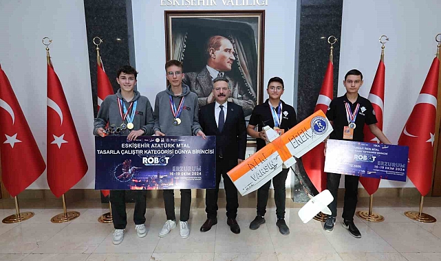 Vali Aksoy, "Uluslararası MEB Robot Yarışması" dünya birincilerini makamında misafir etti