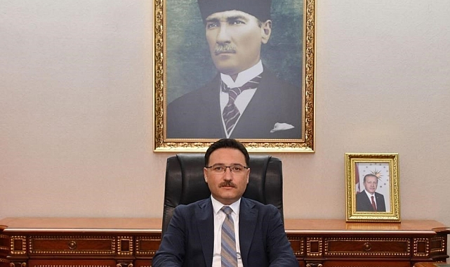 Vali Çiçek: "Atatürk; yaktığı bağımsızlık meşalesiyle tarihe ışık tutmuştur"