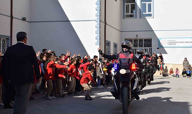 Yunus Timleri'nden ilkokul öğrencilerine nefes kesen gösteri