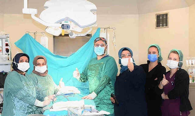 4 yaşındaki çocuğun bağırsağından 13 tane mıknatıs çıktı