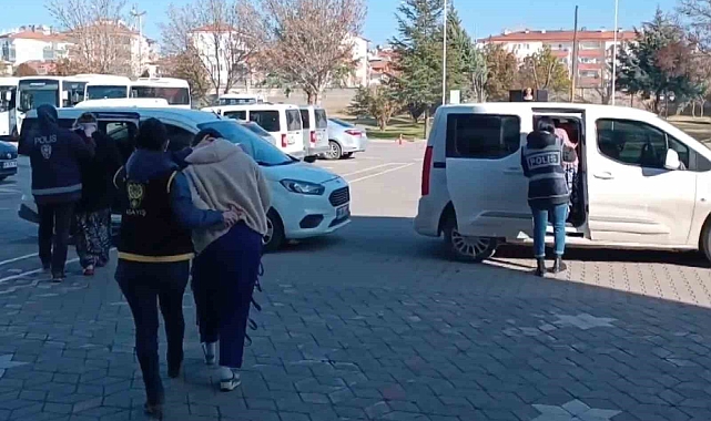 Aksaray'da girdikleri evden 115 bin liralık altın çalan 3 kadın tutuklandı