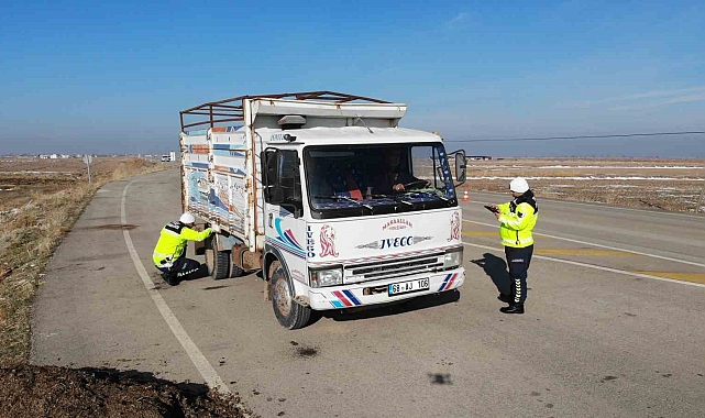 Aksaray'da zorunlu kış lastiği uygulamaları başladı
