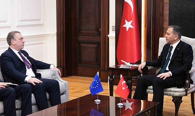 Bakan Yerlikaya, AB Türkiye Delegasyonu Ossowski ile bir araya geldi