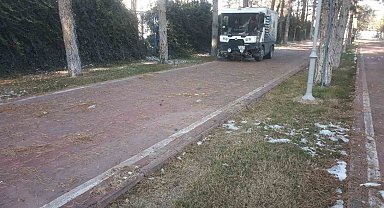 Büyükşehir; kent genelinde temizlik ve bakım çalışmalarına devam ediyor