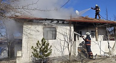 Çankırı'da korkutan ev yangını
