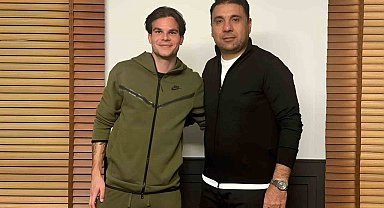 Charis Charisis, 3 yıl daha Sivasspor'da