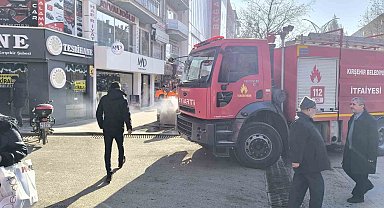 Çöp konteynerinde çıkan yangın söndürüldü