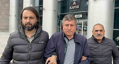 Eşini 14 yerinden bıçaklayarak öldüren sanığın yargılandığı dava ertelendi
