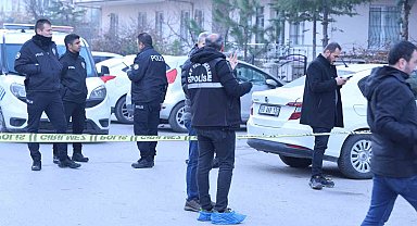 Eski kayınpederini sokak ortasında tabancayla vurdu