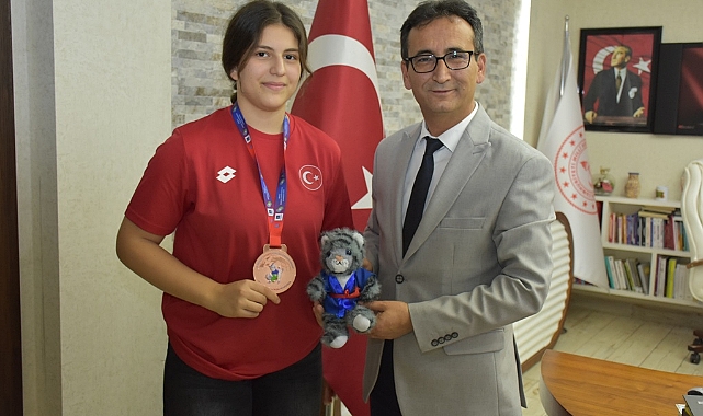 Karaman’ın Gururu Ayşenur Keskin, Dünya Arenasında Tarih Yazdı