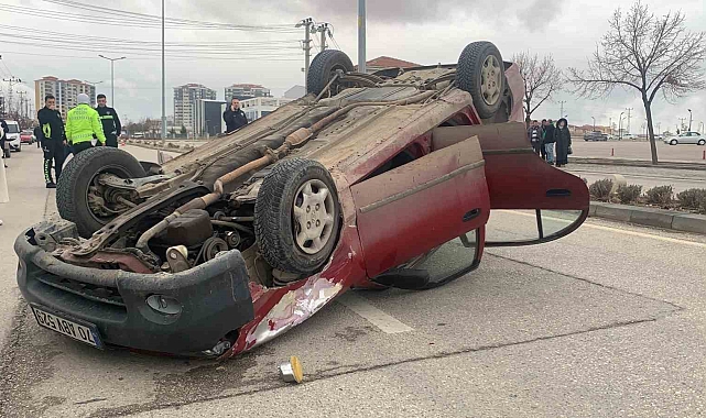 Karaman'da takla atan otomobilin sürücüsü yaralandı