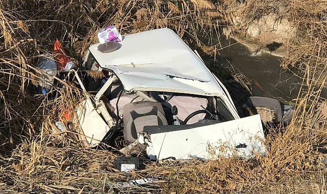 Konya'da otomobil atık su kanalına uçtu: 3 yaralı
