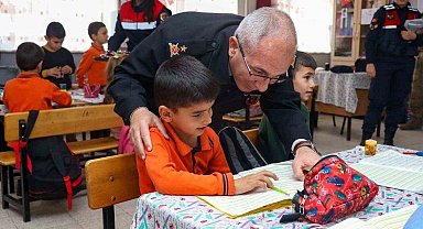 Minik öğrencilere jandarma tanıtıldı