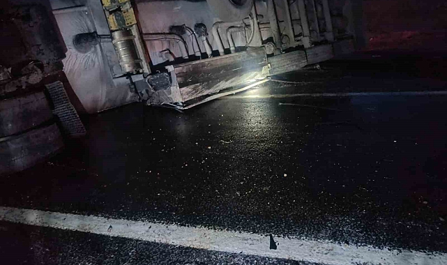 Niğde-Kayseri karayolunda akaryakıt tankeri devrildi: 1 yaralı
