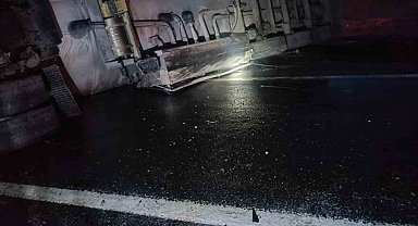 Niğde-Kayseri karayolunda akaryakıt tankeri devrildi: 1 yaralı