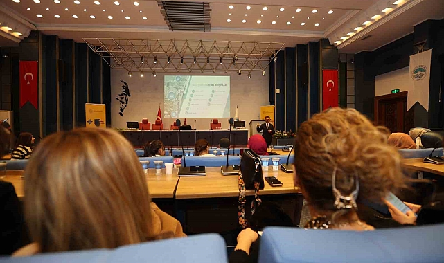 Öğretmenlere 'Akıllı şehir ve gelecek' anlatıldı