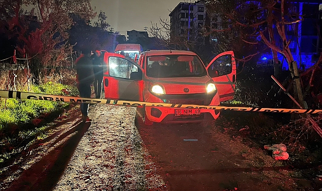 Önce öldürdü, sonra polislere suç aletiyle teslim oldu